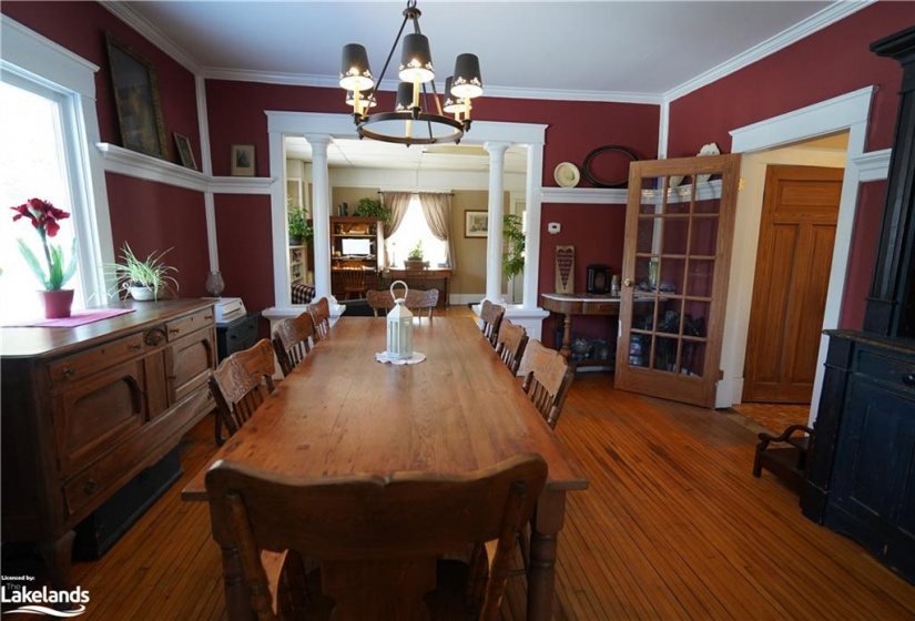 Enjoy family evenings in this large dining area.